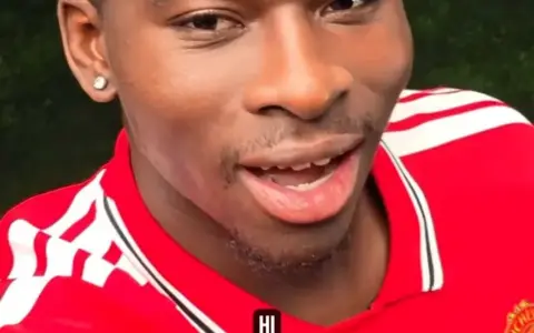 Carlos Baleba Konfirmasi Pindah ke Manchester United