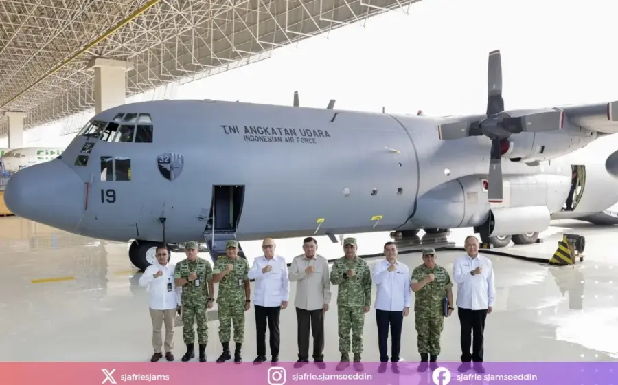 Menhan Sjafrie Sjamsoedin Terima C-130H Hasil Modernisasi GMF untuk TNI AU