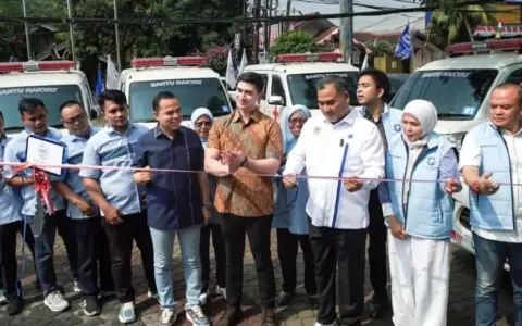 Edison Sitorus Salurkan 11 Unit Ambulans untuk Warga Banten II