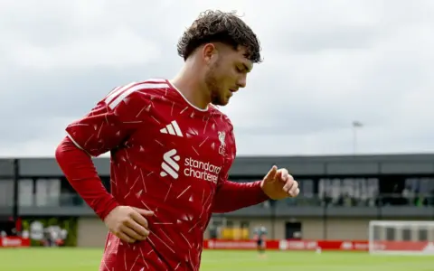 Harvey Elliott Sepakat dengan Valencia, Liverpool dan Los Che Negosiasikan Transfer