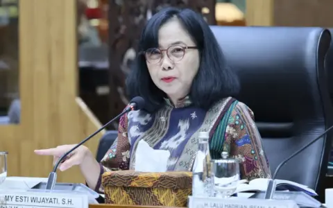 Esti Wijayati Soroti Anomali Desil: Tukang Becak Malioboro Naik ke Desil 9, Anak Terancam Kehilangan KIP Kuliah