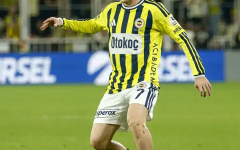 Fenerbahce Menang 4-2, Kerem Akturkoglu Alami Trauma Kepala