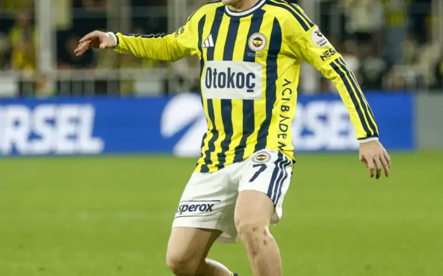 Fenerbahce Menang 4-2, Kerem Akturkoglu Alami Trauma Kepala