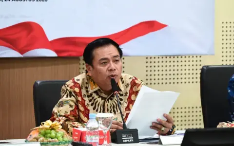 Lasarus Minta Pemerintah Tak Serta-merta Menyalahkan Masyarakat Lokal atas Karhutla Kalbar
