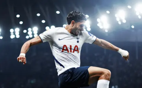 Kontrak Omar Marmoush dengan Tottenham Akan Diteken Kamis, Pinjaman 50 Juta Pound dengan Kewajiban Membeli