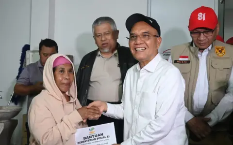 Komisi VIII dan BNPB Perkuat Logistik Pengungsian NTT