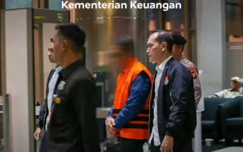 KPK Tahan GH, Eks Kasubdit Penindakan DJBC, sebagai Tersangka Korupsi Kepabeanan