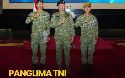 Panglima TNI Naikkan Pangkat 2 Prajurit Pengibar Merah Putih