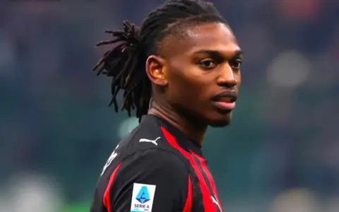 Kesepakatan Verbal AC Milan-Galatasaray untuk Rafael Leão