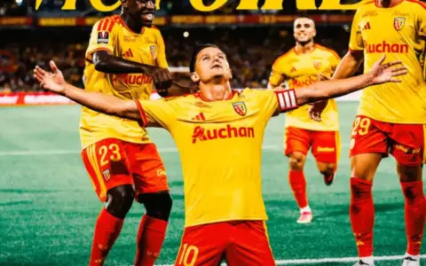 Lens Kalahkan PSG 1-0, Raih Piala Super Prancis Pertama