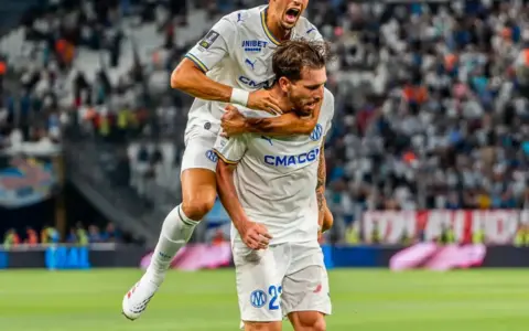 Marseille Pesta Gol 4-0 atas Strasbourg di Pembuka Ligue 1