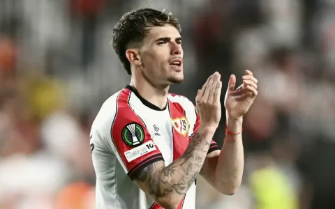 Chelsea Resmi Rekrut Pep Chavarria dari Rayo Vallecano