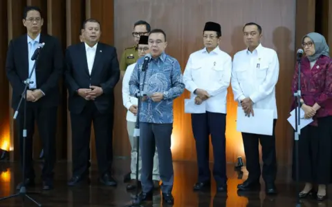 DPR-Pemerintah Sepakati Status PPPK Guru, Buka Peluang Jadi PNS