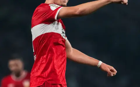 Pejcinovic Hat-trick, VfB Stuttgart Menang 4-0 di DFB Pokal