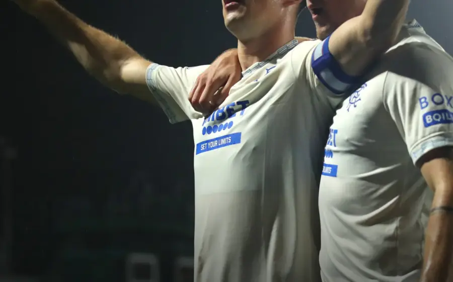 Brace Shankland Bawa Rangers Kalahkan Falkirk 2-1